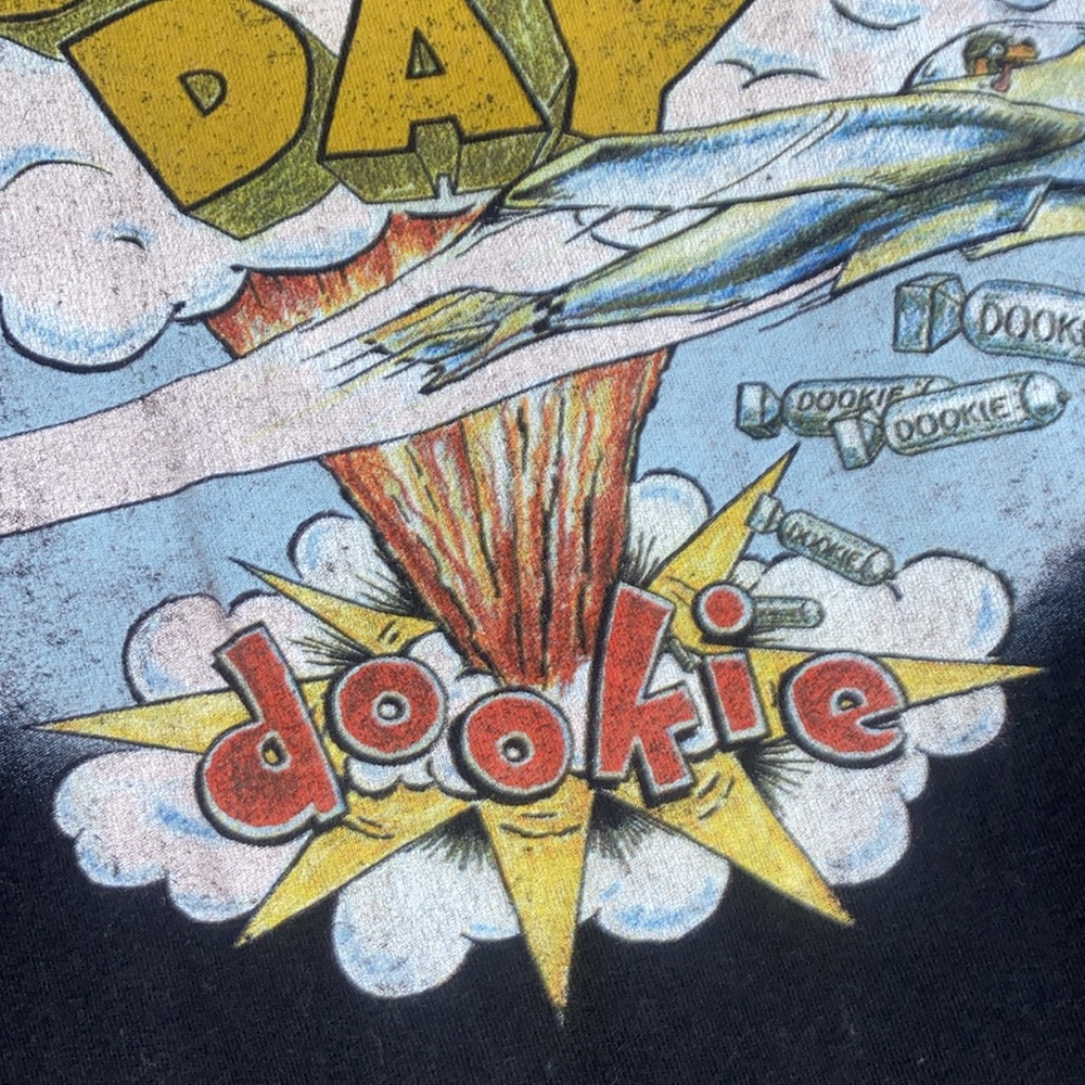🎱Green Day “Dookie” band tee! - Picture 6 of 10